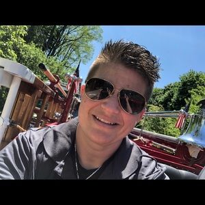 Meet your Posher, Krystal